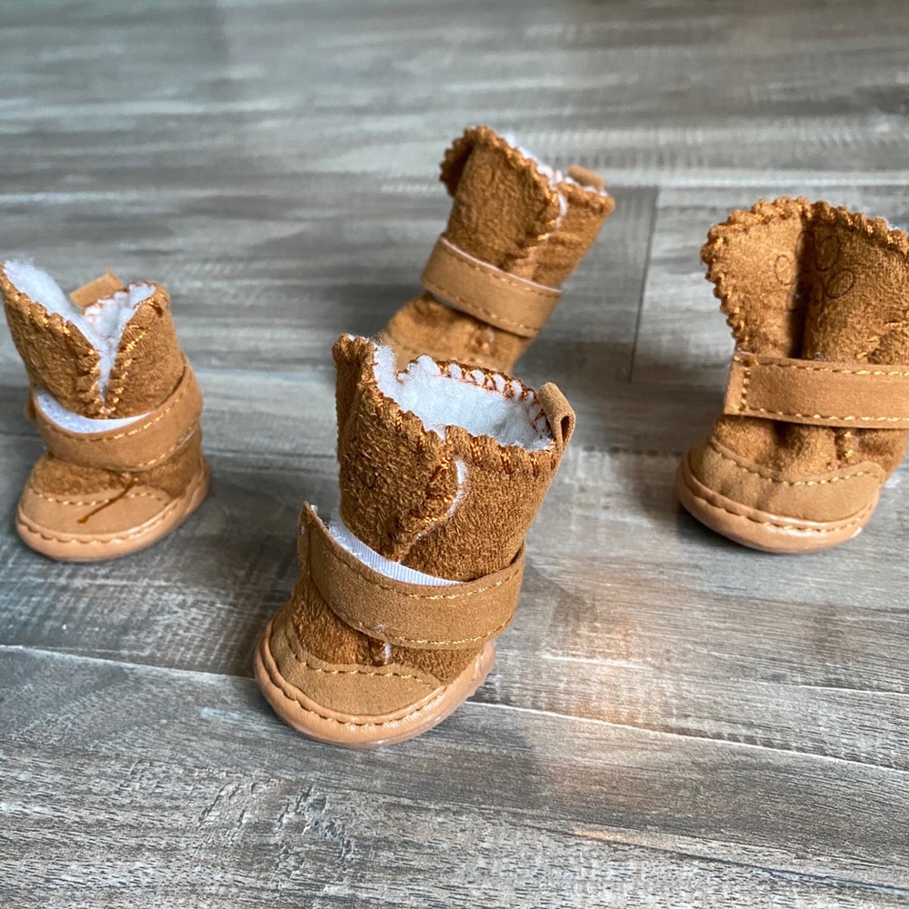 Dog winter booties with fur inside
